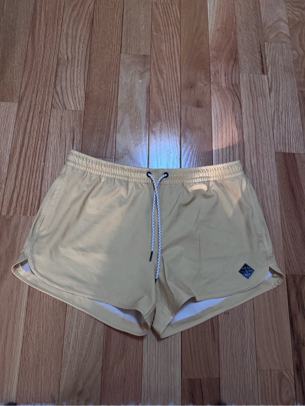 SALTY CREW SHORTS YELLOW WOMEN’S LARGE